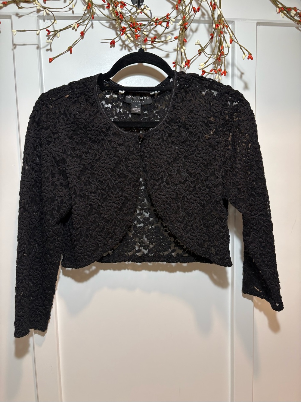 connected apparel Black Crochet Lace Cropped Bolero